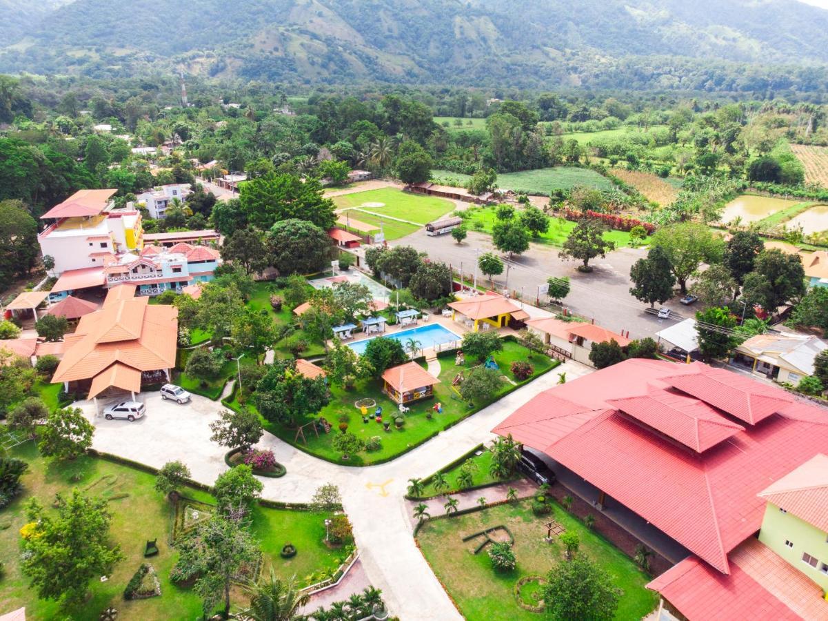 Deluxe Suites Guacamayos - Eco-Lodge & Swimming Pool Bonao Luaran gambar
