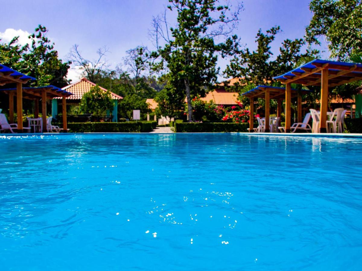 Deluxe Suites Guacamayos - Eco-Lodge & Swimming Pool Bonao Luaran gambar