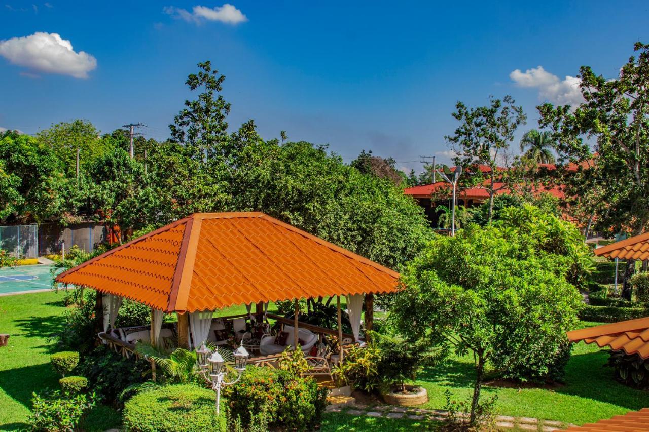 Deluxe Suites Guacamayos - Eco-Lodge & Swimming Pool Bonao Luaran gambar