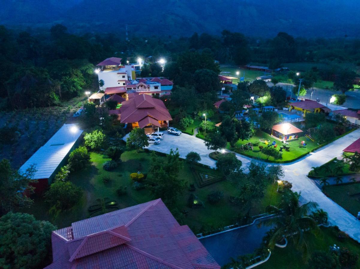 Deluxe Suites Guacamayos - Eco-Lodge & Swimming Pool Bonao Luaran gambar