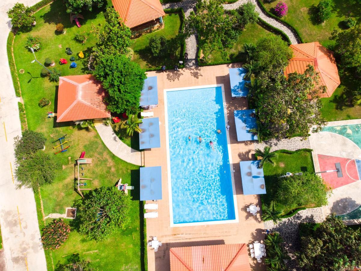 Deluxe Suites Guacamayos - Eco-Lodge & Swimming Pool Bonao Luaran gambar